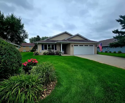 Exterior - 642 Jenisa Dr, Saint Cloud, MN 56301 photo 2 of 8