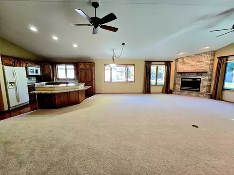 Living - 642 Jenisa Dr, Saint Cloud, MN 56301 photo 1 of 4