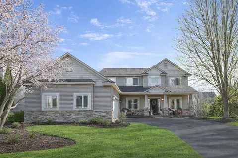 11470 Halstead Trl, Woodbury, MN 55129