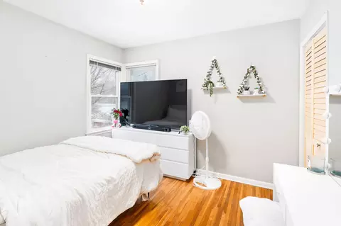 Bedroom - 1011 W Arrowhead Rd, Duluth, MN 55811 photo 2 of 3