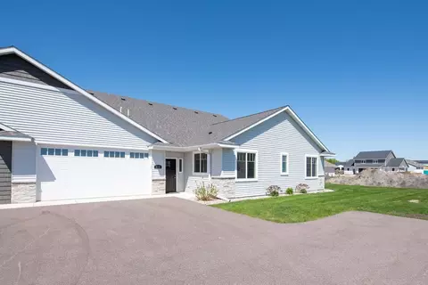 3116 Bassett Dr, Mankato, MN 56001