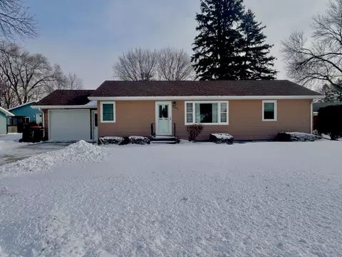 1003 N Renville St, Winthrop, MN 55396