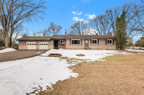 9656 Fawn Lake Dr NE, Stacy, MN 55079
