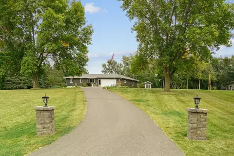 48135 Red Iron Rd, Kasota, MN 56050