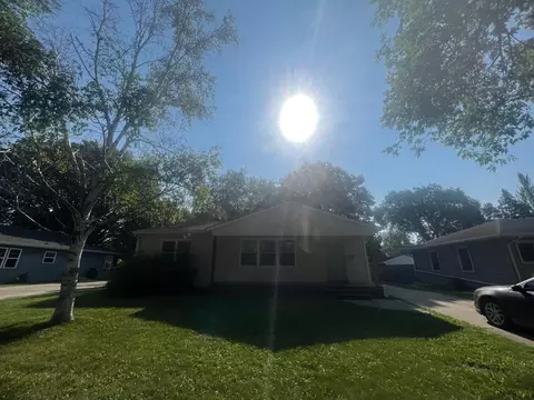 1418 5th St S, Moorhead, MN 56560