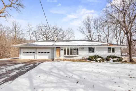 7662 Pioneer Rd, Wyoming, MN 55092