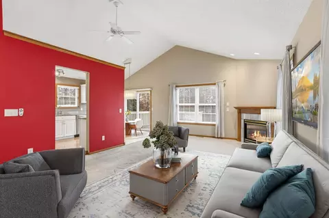 7506 Hampton Ln, Shakopee, MN 55379