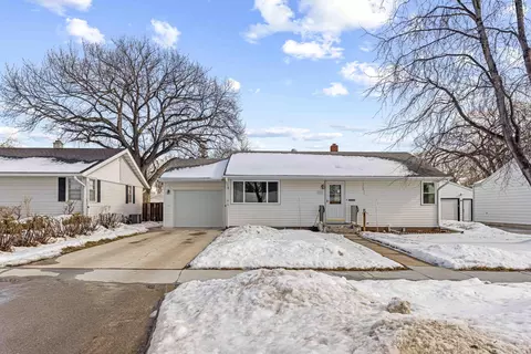 1722 15th St S, Fargo, ND 58103