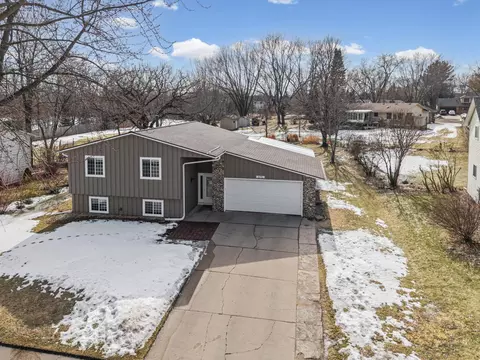 6170 134th St W, Apple Valley, MN 55124