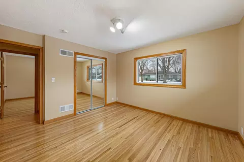 Bedroom - 832 Home Pl, Faribault, MN 55021 photo 7 of 9