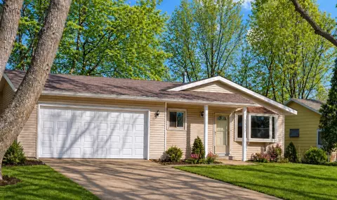 1317 38th St NW, Rochester, MN 55901