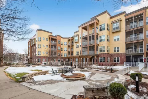 2540 38th Ave NE #203, Saint Anthony, MN 55421