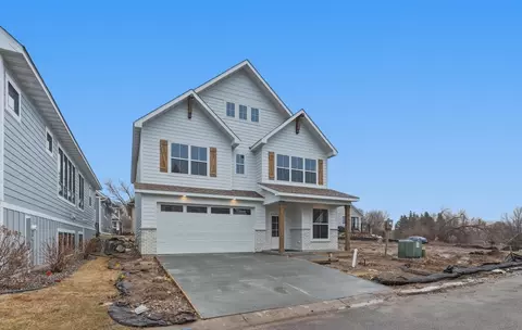 380 Laurel Curv, Golden Valley, MN 55426