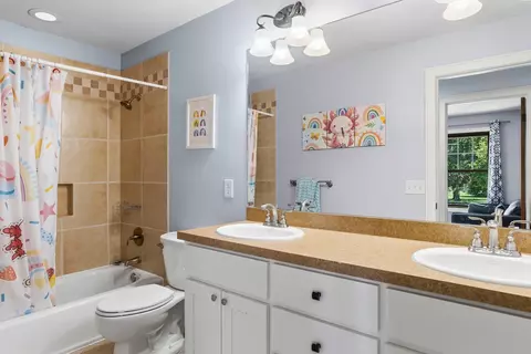 Bath - 6420 Bluff Dr, Bloomington, MN 55438 photo 4 of 5