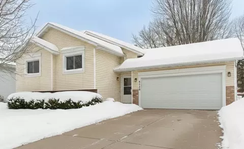 5920 44th Ave NW, Rochester, MN 55901