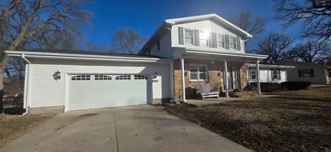 1106 Foothills Cir, Albert Lea, MN 56007
