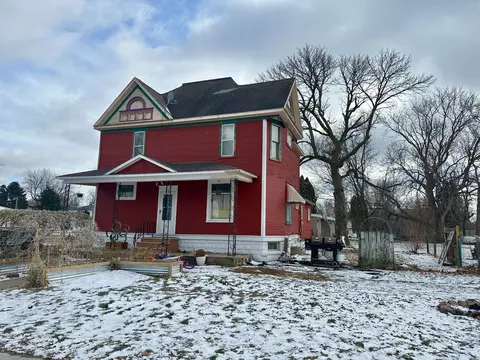 39 Cedar St, Easton, MN 56025