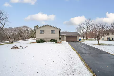 6204 Laurel Rd, Saint Cloud, MN 56303