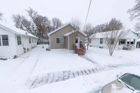1119 9th St N, Fargo, ND 58102