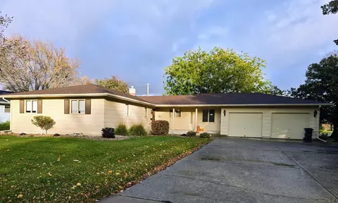 807 7th Ave SE, Pipestone, MN 56164