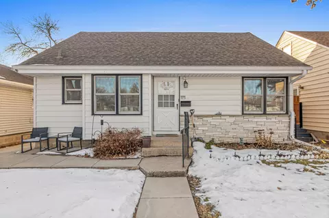5213 Oliver Ave N, Minneapolis, MN 55430