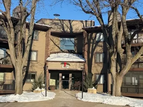 7601 W 101st St #216, Bloomington, MN 55438