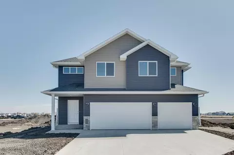 6810 32 St S, Fargo, ND 58104