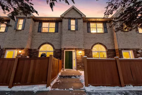 6572 Regency Ln, Eden Prairie, MN 55344
