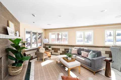 Living - 814 W 5th St, Duluth, MN 55806 photo 9 of 9