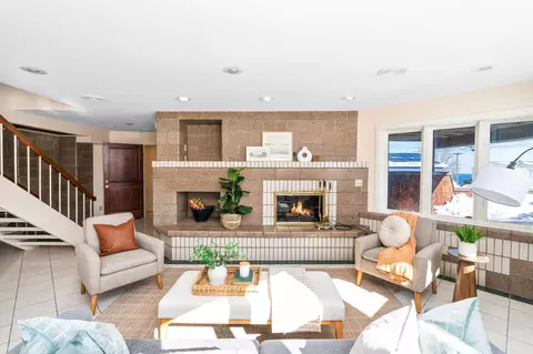 Living - 814 W 5th St, Duluth, MN 55806 photo 6 of 9