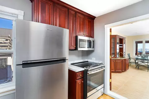 Kitchen - 814 W 5th St, Duluth, MN 55806 photo 11 of 12
