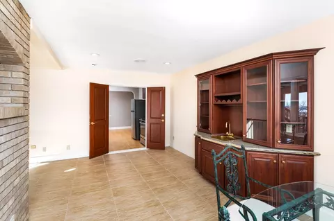 Dining - 814 W 5th St, Duluth, MN 55806 photo 5 of 5