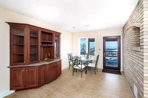 Dining - 814 W 5th St, Duluth, MN 55806 photo 3 of 5