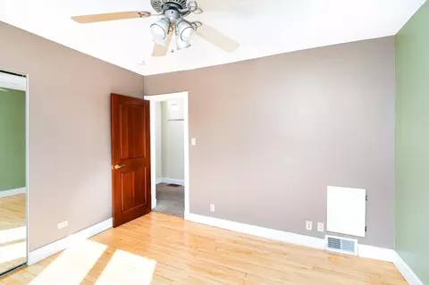 Bedroom - 814 W 5th St, Duluth, MN 55806 photo 11 of 15