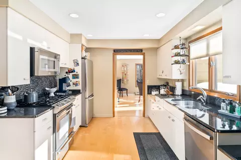 Kitchen - 1722 North Rd, Duluth, MN 55811 photo 2 of 4