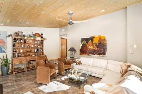 Living - 1722 North Rd, Duluth, MN 55811 photo 7 of 10
