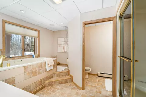 Bath - 1722 North Rd, Duluth, MN 55811 photo 2 of 4