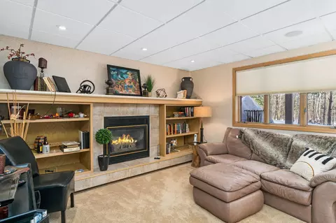 Living - 1722 North Rd, Duluth, MN 55811 photo 9 of 10