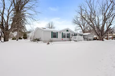 100 NW 10th St, Grand Rapids, MN 55744