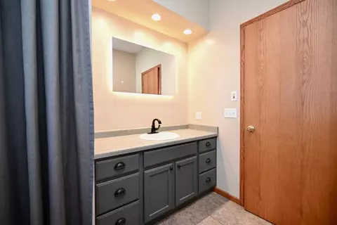 Bath - 63627 170th Ave, Kellogg, MN 55945 photo 3 of 7
