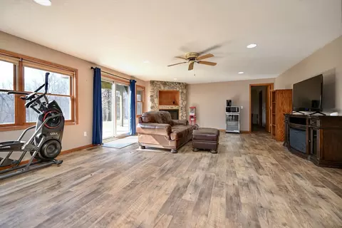 Living - 63627 170th Ave, Kellogg, MN 55945 photo 2 of 5