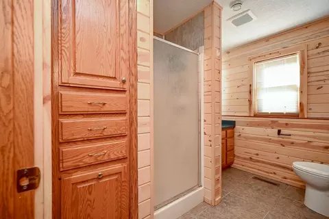 Bath - 63627 170th Ave, Kellogg, MN 55945 photo 5 of 7
