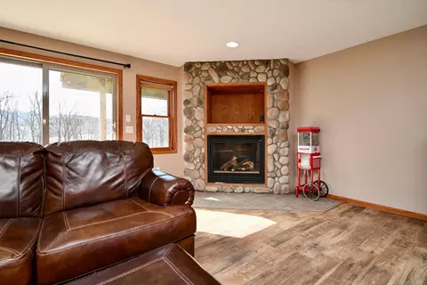 Living - 63627 170th Ave, Kellogg, MN 55945 photo 4 of 5