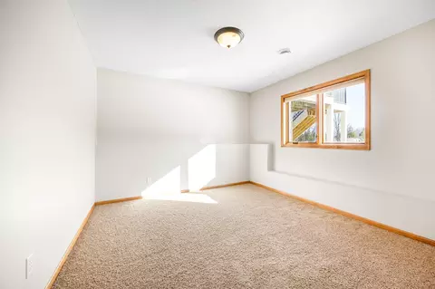 1069 Symphony Ln, Chaska, MN 55318 photo 28