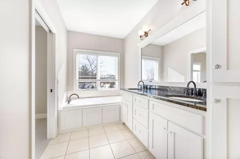 1069 Symphony Ln, Chaska, MN 55318 photo 14