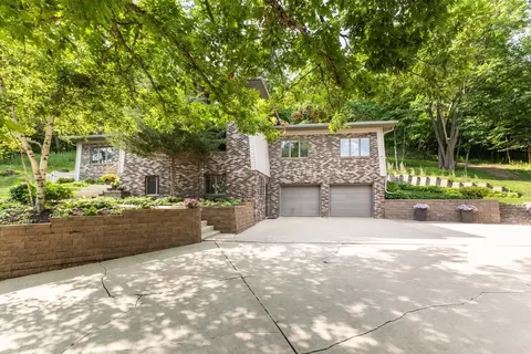 6317 Oak Meadow Ln NW, Rochester, MN 55901