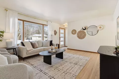 13413 Arthur St W, Minnetonka, MN 55305