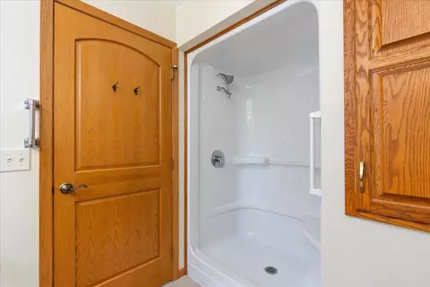 Bath - 808 5th St S, Walker, MN 56484 photo 3 of 4