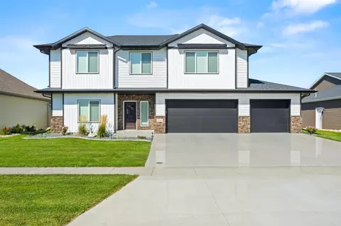 2240 14th St W, West Fargo, ND 58078