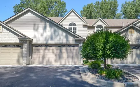 9860 Palm St NW, Coon Rapids, MN 55433